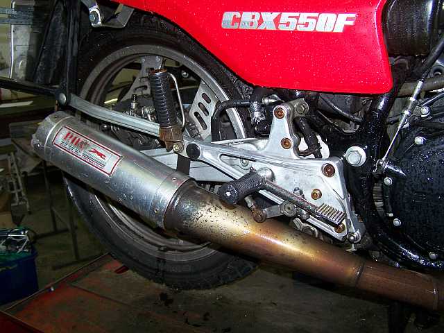 CBX550-BOS-Auspuff von Brazza aus Wegberg